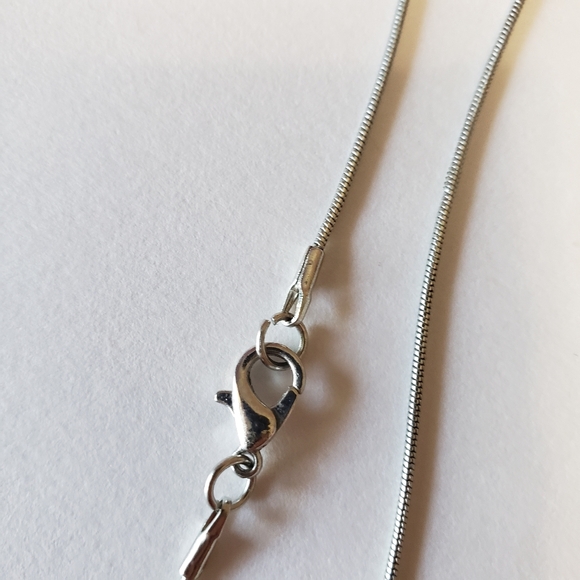 Exquisite Heart-Shaped Rhinestone Pendant Necklace - Dazzling Zinc Alloy Jewelry - Picture 5 of 7